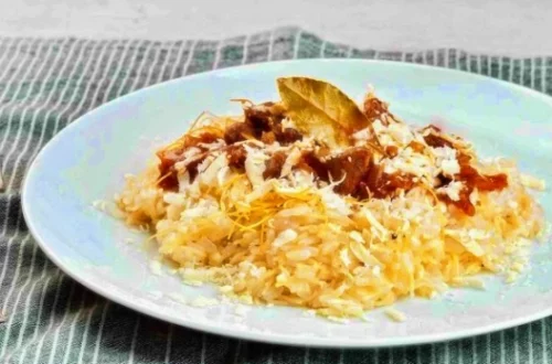 pilaf d’ajem oriental traditionnel au riz et vermicelle