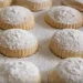 Les biscuits Maamoul sont des biscuits à la semoule, généralement farcis de dattes ou de noix. Dans cette recette.